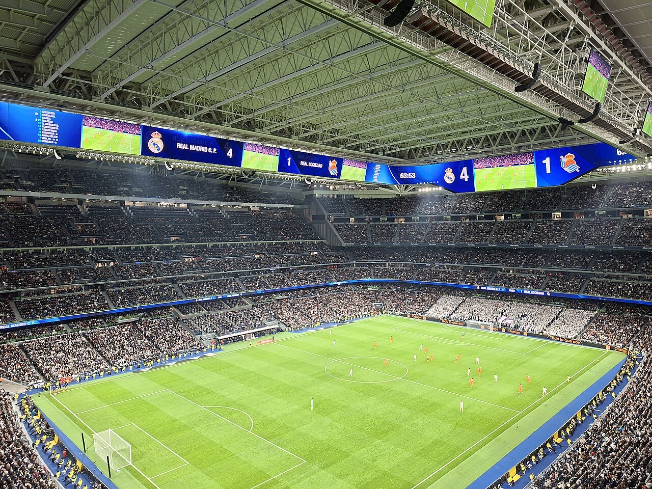 Arhivska fotografija stadiona Santjago Bernabeu tokom utakmice Real Madrid – Real Sosijedad (2026).